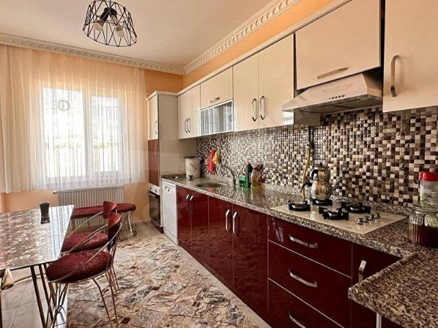 Ş.Ü. HASAN ŞAHAN MAHALLESİ'NDE SATILIK 3+1 DAİRE