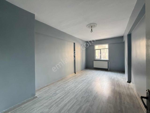 Cezaevi Peynirciler Pazarı Caddesinde Kiralık 3+1 Daire