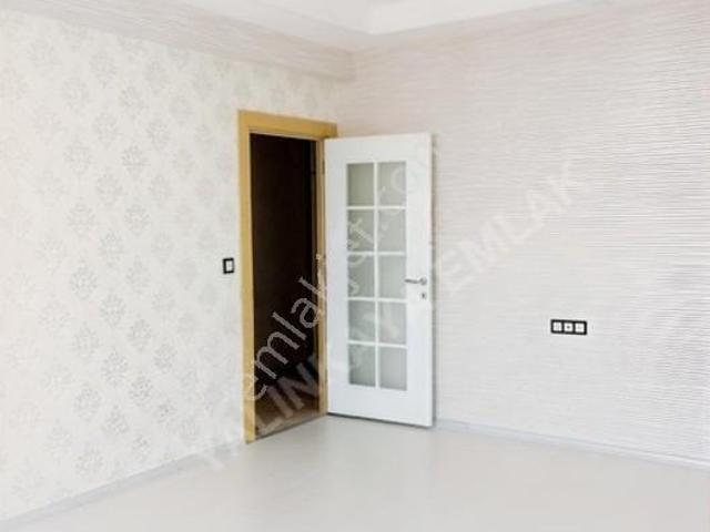Üçkuyu Merkezi Konumda Aydın Yapı Sitesinde 3+1 Kiralık Daire