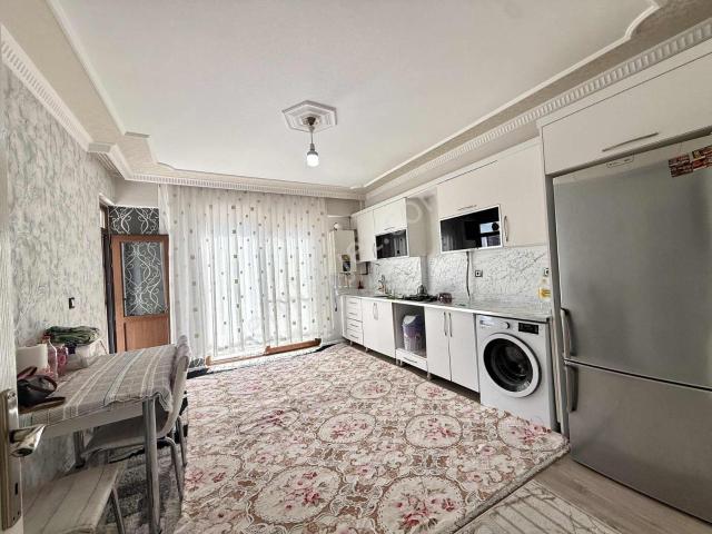 Üçkuyular Ana Cadde Üzerinde 3+1 Yapılı, Kooperatif Sitesi !