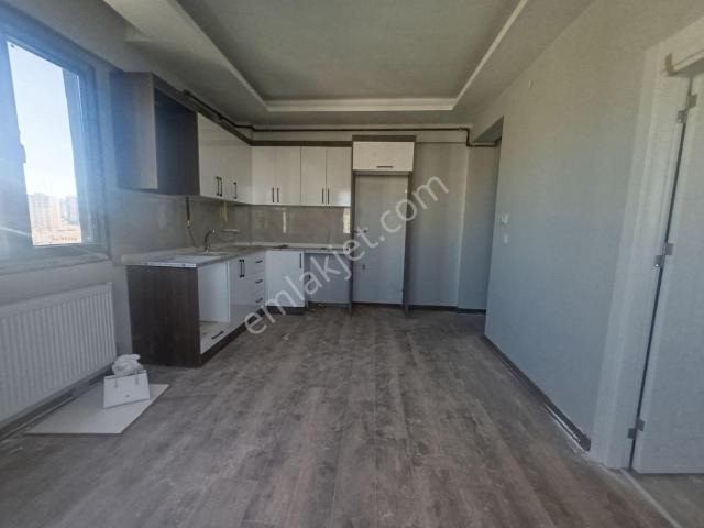Üçkuyular Rensa Yapıda 1+1 Kiralık Daire