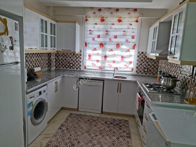 Üçkuyular'da Acil Satılık Full Yapılı Daire