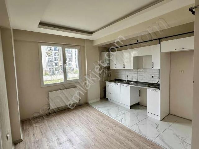 Üçkuyular'da Kiralık 1+1 Daire
