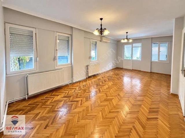 Üçkuyularda Otoparklı & Çift Balkonlu Ferah 3+1 Kiralık