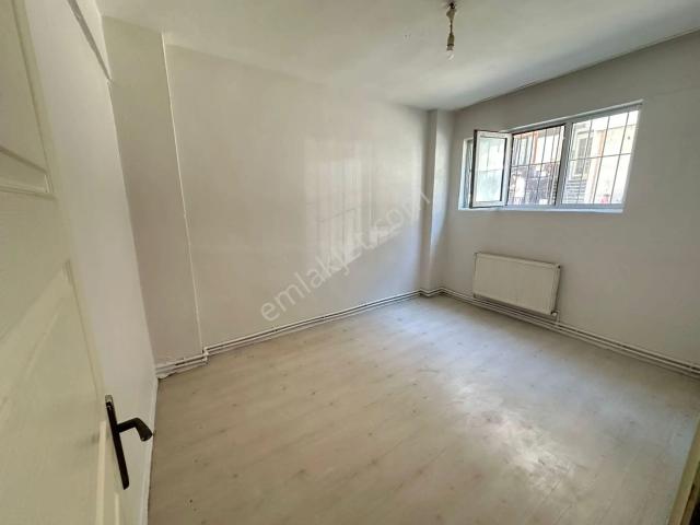 Üç Kardeşler'den 50.yıl Mh Kiralık 2+1 80m2 Daire