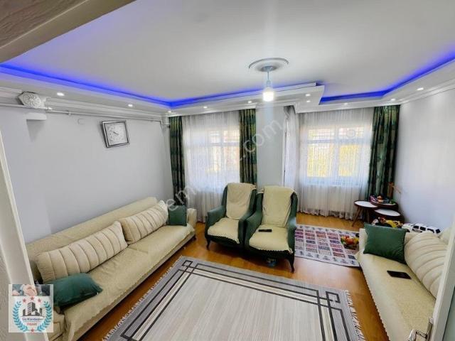 Üç Kardeşler'den İsmetpaşa Mh 2+1 Satılık Ara Kat Daire