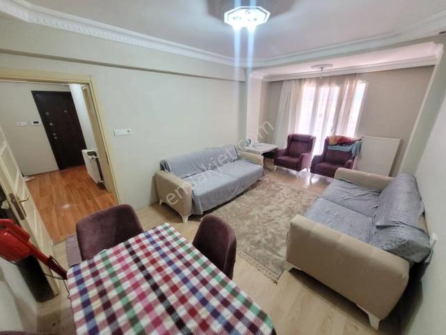 Üç Kardeşler'den İsmetpaşa Mh 3+1 8 yaş 130m2 Ara Kat Daire