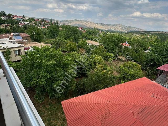 Üç Katlı Apartmanın Üçünü Katı Eşyalı Satılık 140 M2 Daire