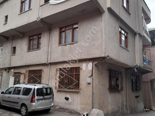 Üç Katlı Ev