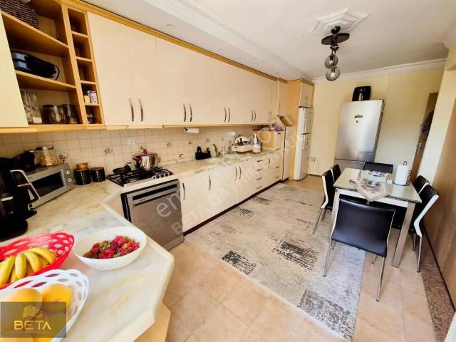 Uğur Mumcu Kavşağı Civ Geniş Oturumlu Site İçi 4+1 Satılık Daire