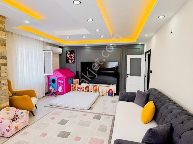 Uğur Mumcu'da 8.kat | 93 M² Net | Yenilenmiş | Manzaralı 3+1
