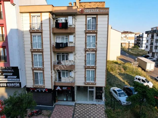 Uğur Şahin'den Çayırova'da 140m2 Cadde Üstü 3+1 Fırsat Daire