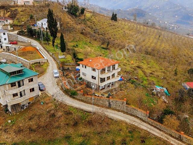 Uğurlu'da Deniz Ve Doğa Manzaralı Satılık 6+2 Villa