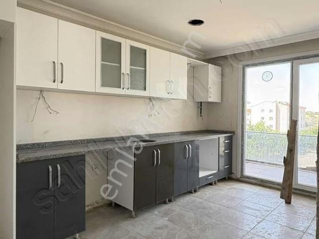 Uğurman Emlak'tan Site İçi Natamam Satılık 2+1 Daire
