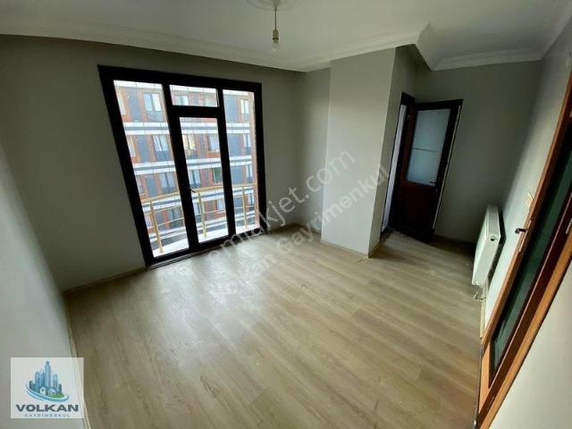 Uğurmumcu Mah 5 Yıllık Asansörlü 4+2 180m2 Dublex Fırsat Daire