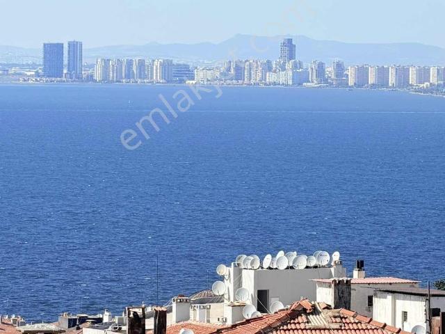 Üçyol Metro Yakını 4+1 150 M2 Deniz Manzaralı 15 Yıllık Daire
