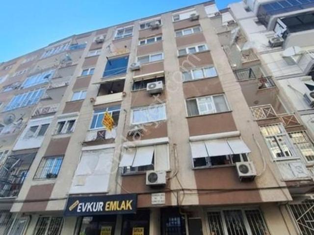 Üçyol Metro Yakını 2+1 80m2 Asansörlü Arakat Daire