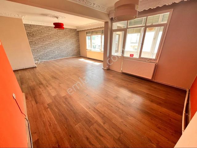 Üçyol Metro Karşısında 3+1 130m2 Dubleks Daire