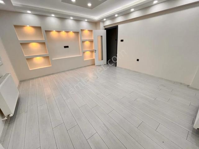Üçyol Meydan Metro Yakını Lüks Dekorlu 3+1 115m2 Arakat Daire
