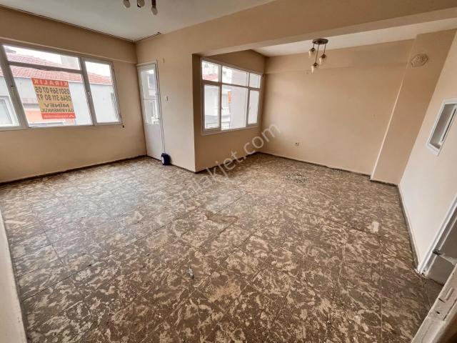 Üçyol Meydan Metro Yakınında 3+1 110m2 Kiralık Daire