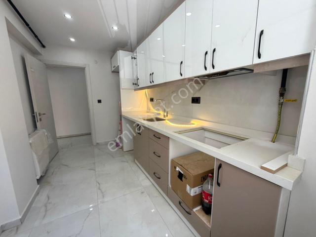 Üçyol Meydanı’na Yakın Full Tadilatlı Satılık 2 + 1 Daire