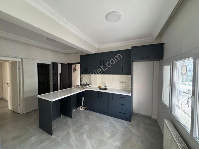 Üçyol Meydan'da 2+1 Doğalgazlı Bakımlı Daire