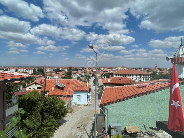 Uca'dan Akşehir Manzaralı Satılık Müstakil Ev.!