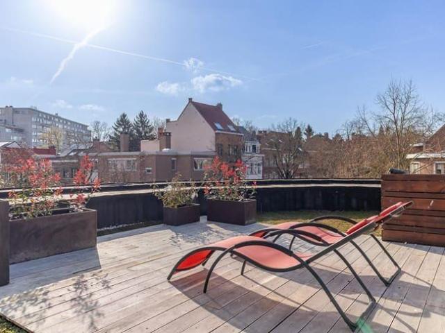 UCCLE – 2 Bedroom Apartment with Exceptional Rooftop 90 m²