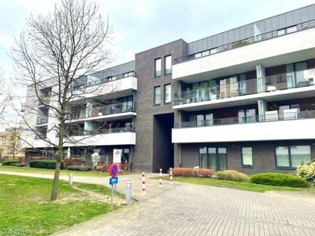 Uccle – 3 bedroom apartment + terrace, cellar and parking