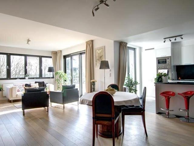 UCCLE 3BED APT + TERRACE + PK
