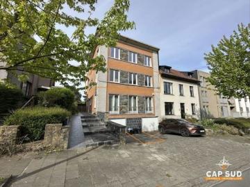 UCCLE Bright 3 bed + parking Avail 01/08