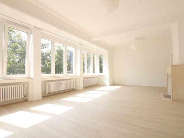 UCCLE CENTER FLAT 2 BED + OFFICE + GARAGE BOX