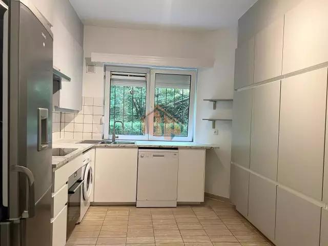 Uccle Frans Lycée begane grond met tuin en terras 3 slaapkamers 2 badkamers garage kelder