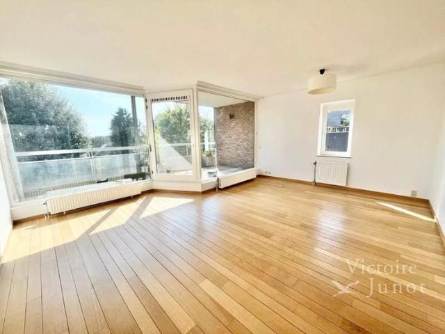 Uccle/ GREEN HUNTER Beautiful 2 bedroom apartment + office w
