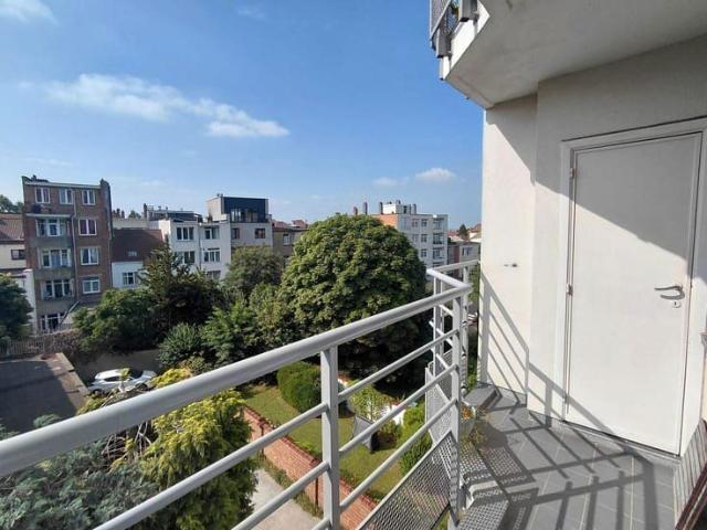Uccle Molière Appartement deux chambres, terrasse et garage