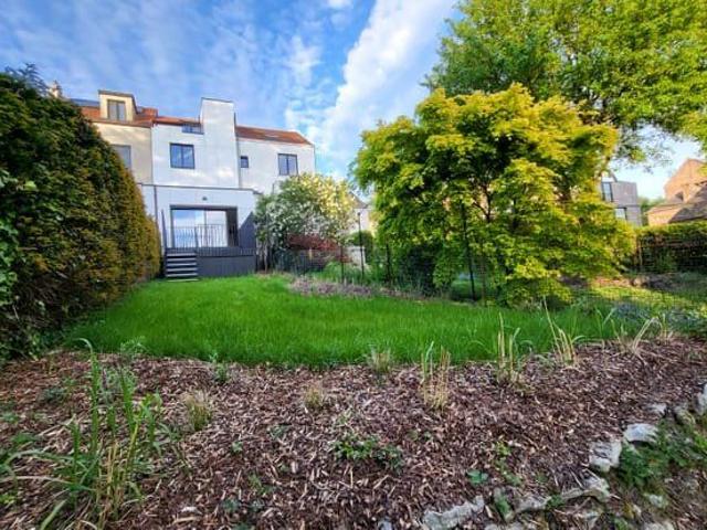 Uccle – New build home–3/5 bedrooms–prof use garden–EPC C