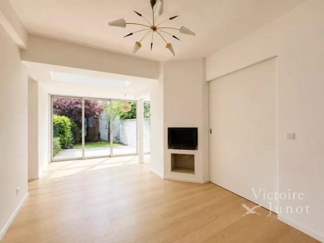 Uccle / Parvis Saint Pierre: House with 5 Bedrooms + Garden