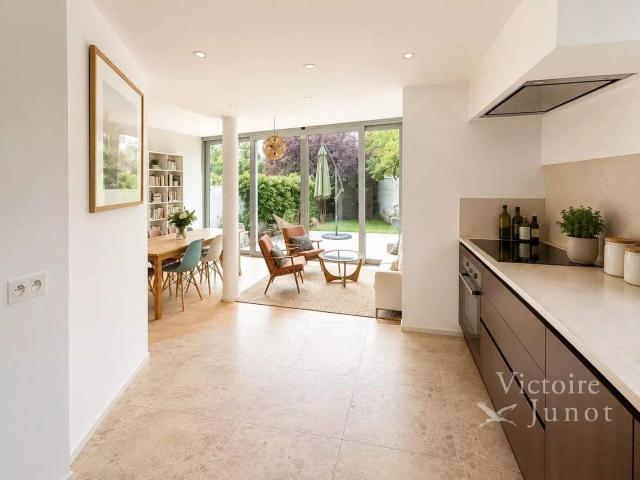 Uccle / Parvis Saint Pierre: House with 5 Bedrooms + Garden