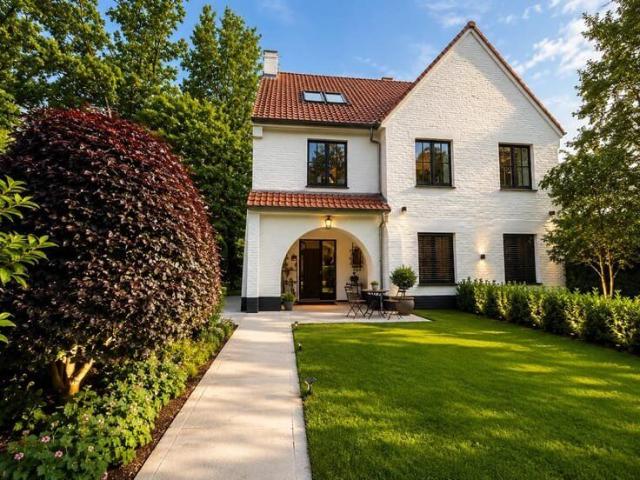 Uccle / Prince d'Orange Beautifully renovated 5 bedroom vi