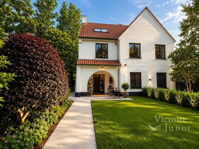 Uccle / Prince d'Orange Beautifully renovated 5 bedroom vi