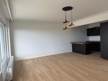 UCCLE – Stunning 2 bed 100 m², views, pool & garage