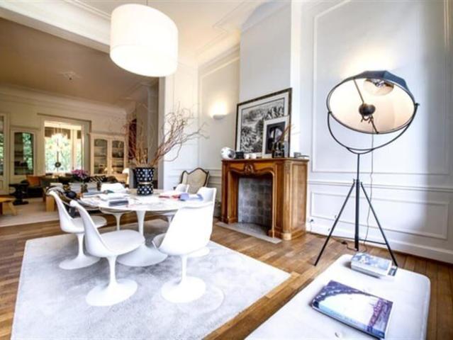 UCCLE/FOREST: APPARTEMENT DE CARACTERE 3 CHAMBRES AVEC TERR