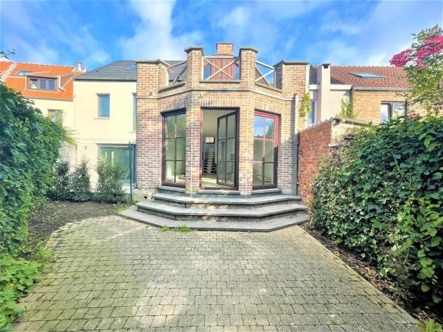 Uccle/Saint Job Neighborhood charming 2 bedroom house