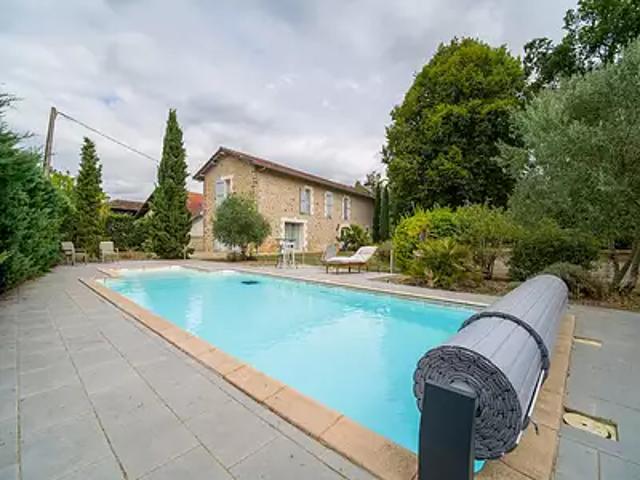 Uchacq et Parentis 40090 Achat / Vente maison 5 pièces t5 au dernier étage piscine