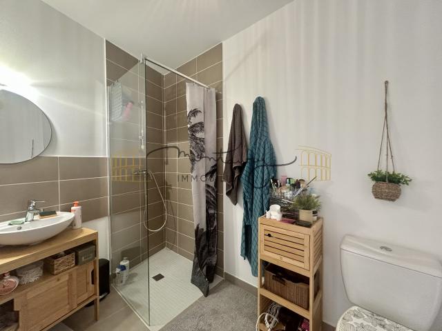 UCHAUD Maison contemporaine à louer de 2020 de 59m² + annexe aménagé de 55 m²