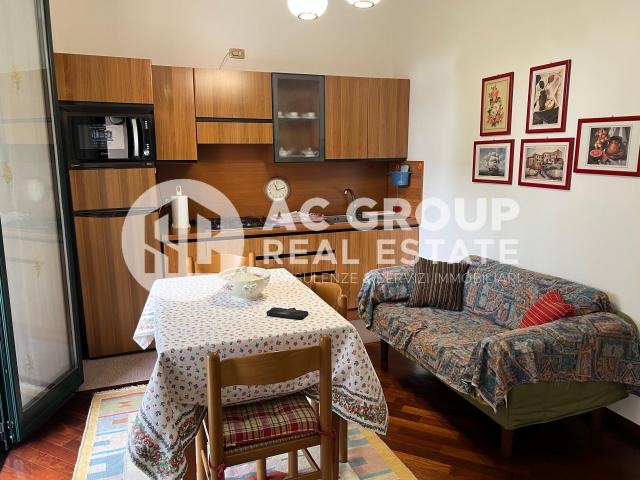 Uboldo Monolocale arredato in Villa