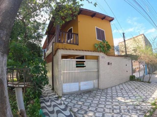 Ubatuba Centro. Sobrado de esquina c/ excelente localização, R$499 mil