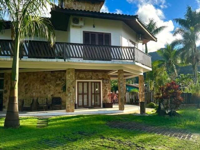 Ubatuba Horto. Linda casa c/ 1.350m2 de terreno em condomínio a venda