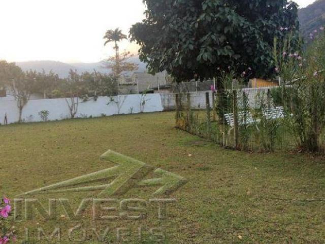 Ubatuba, Pereque Mirim, Sobrado em condomínio fechado com área de lazer, perto da praia