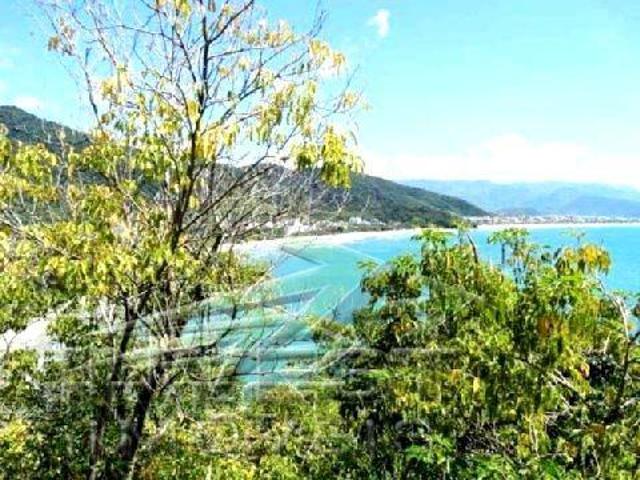 Ubatuba, Ponta das Toninhas Casa bem localizada com vista total para mar e praia, terreno com 1.00